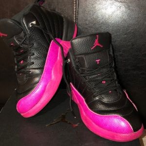JORDAN 12 RETRO "BLACK DEADLY PINK"